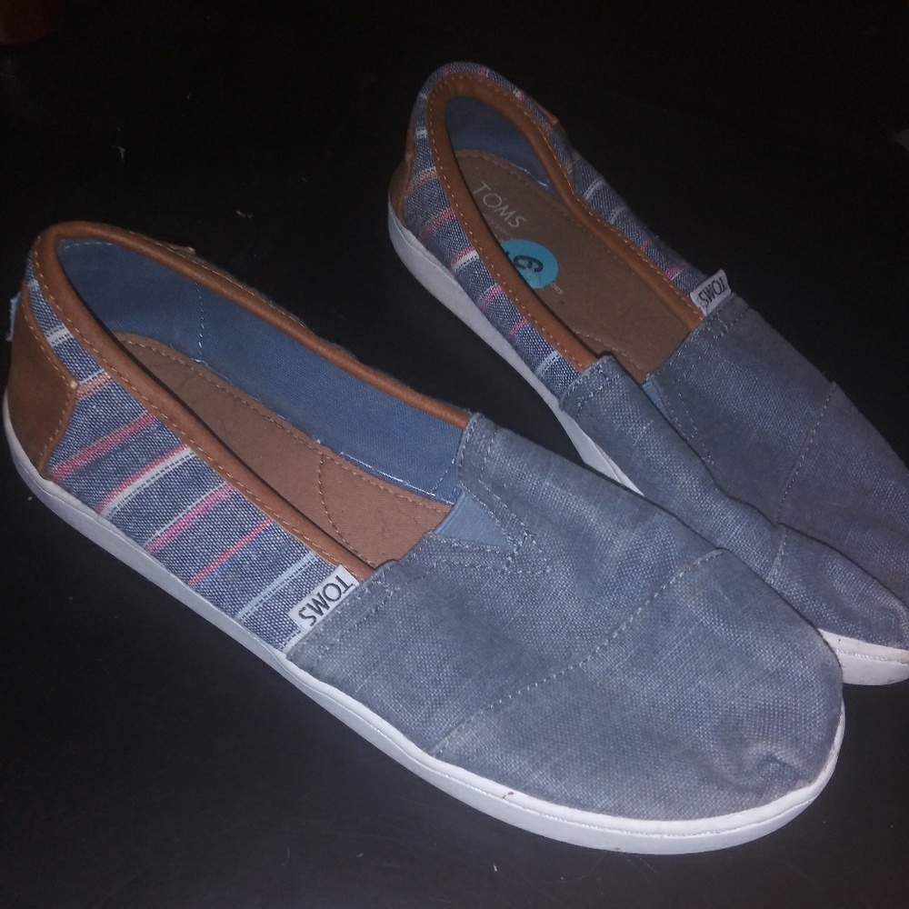 Toms